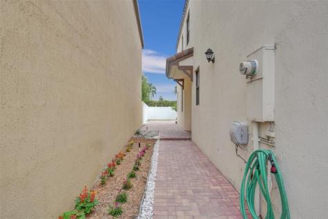 4875 NW 55th Place Tamarac FL 33319