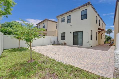 4875 NW 55th Place Tamarac FL 33319