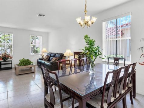 4032 Pinewood Lane Weston FL 33331