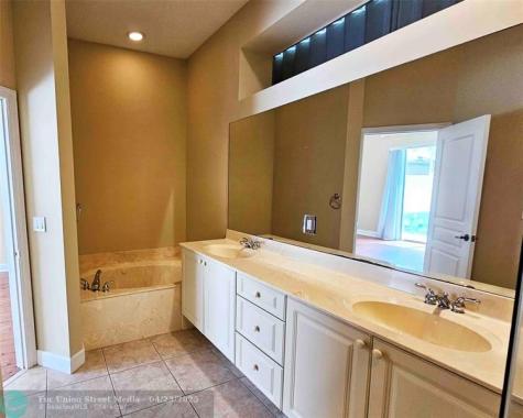 532 NE Canoe Park Circle Port St Lucie FL 34983