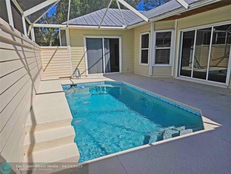 532 NE Canoe Park Circle Port St Lucie FL 34983