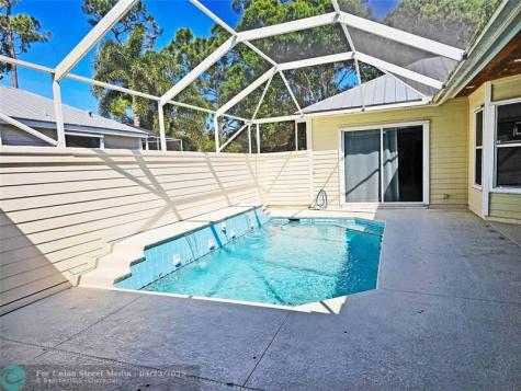 532 NE Canoe Park Circle Port St Lucie FL 34983