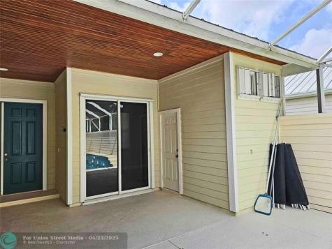 532 NE Canoe Park Circle Port St Lucie FL 34983