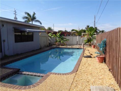9571 Sunset Strip Sunrise FL 33322
