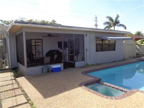 9571 Sunset Strip Sunrise FL 33322