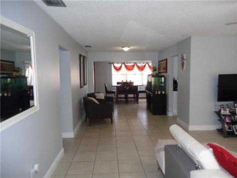9571 Sunset Strip Sunrise FL 33322