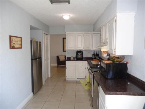 9571 Sunset Strip Sunrise FL 33322