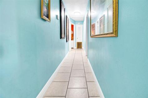 524 SW 72nd Avenue North Lauderdale FL 33068