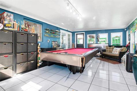 524 SW 72nd Avenue North Lauderdale FL 33068
