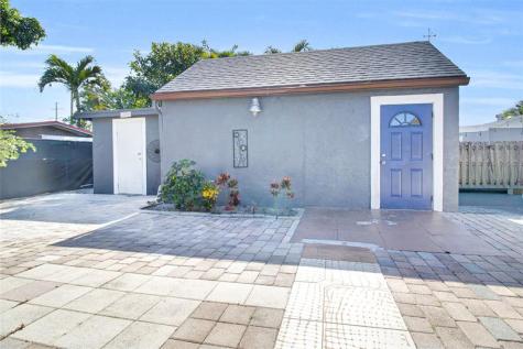 524 SW 72nd Avenue North Lauderdale FL 33068