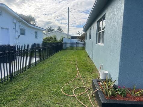 815 S 26th Court Hollywood FL 33020