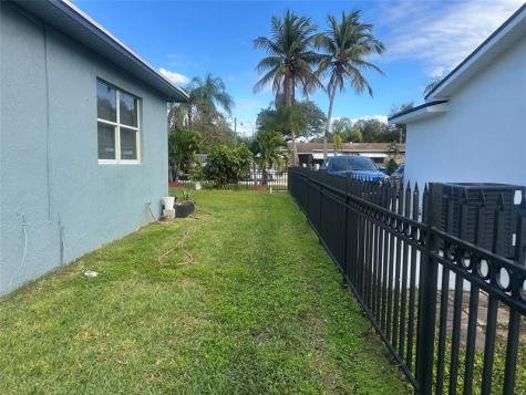 815 S 26th Court Hollywood FL 33020