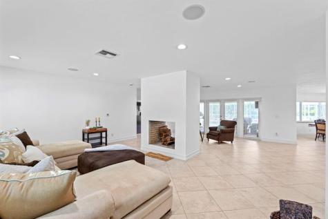7447 NW 82nd Terrace Parkland FL 33067