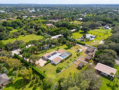 7447 NW 82nd Terrace Parkland FL 33067