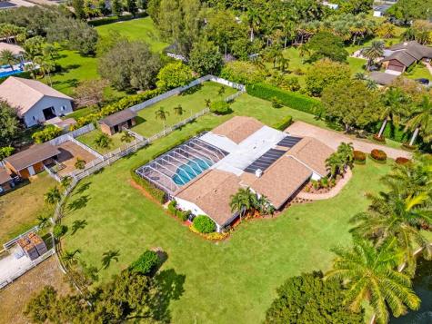 7447 NW 82nd Terrace Parkland FL 33067