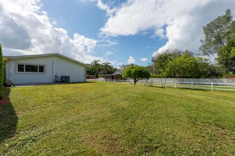 7447 NW 82nd Terrace Parkland FL 33067