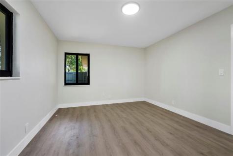617 NE 38th Street Oakland Park FL 33334