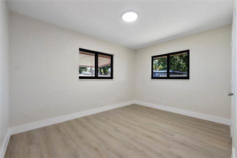 617 NE 38th Street Oakland Park FL 33334