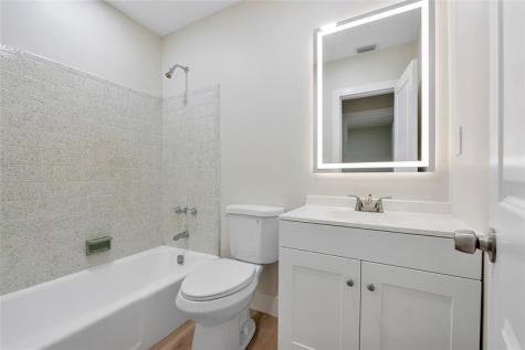 617 NE 38th Street Oakland Park FL 33334