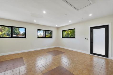 617 NE 38th Street Oakland Park FL 33334