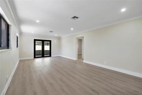 617 NE 38th Street Oakland Park FL 33334