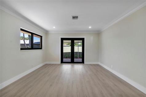 617 NE 38th Street Oakland Park FL 33334