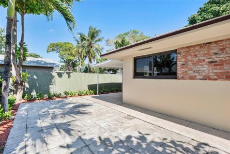 617 NE 38th Street Oakland Park FL 33334