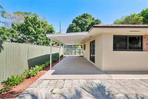617 NE 38th Street Oakland Park FL 33334