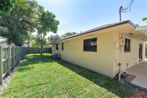 617 NE 38th Street Oakland Park FL 33334