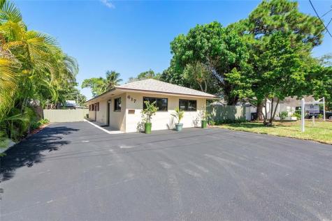 617 NE 38th Street Oakland Park FL 33334