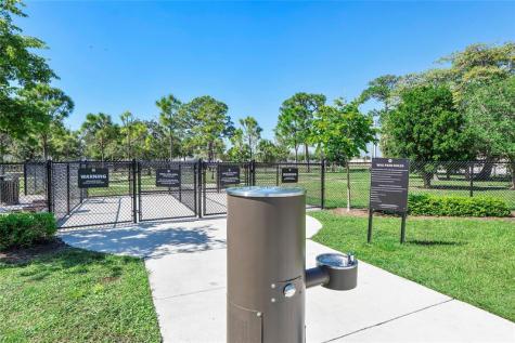 617 NE 38th Street Oakland Park FL 33334