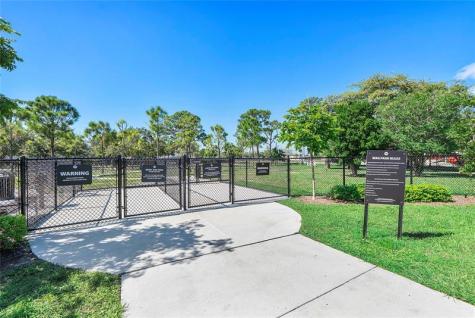 617 NE 38th Street Oakland Park FL 33334