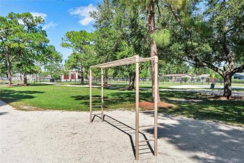 617 NE 38th Street Oakland Park FL 33334