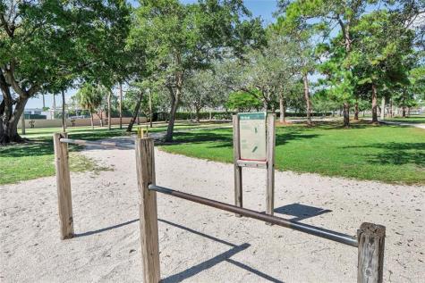 617 NE 38th Street Oakland Park FL 33334