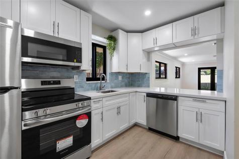 617 NE 38th Street Oakland Park FL 33334