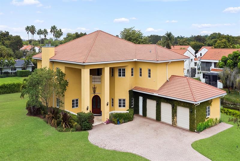 11621 SW 1st Street Plantation FL 33325