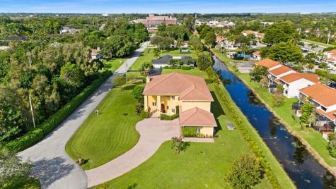 11621 SW 1st Street Plantation FL 33325