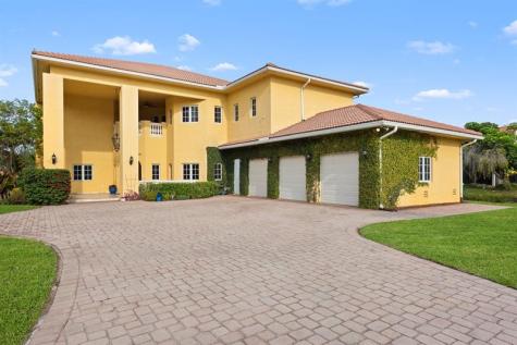 11621 SW 1st Street Plantation FL 33325