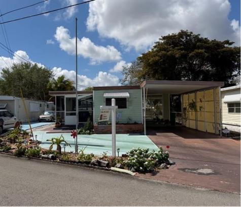 1865 SW 87th Terrace Davie FL 33324