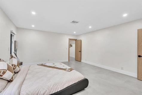 3111 N 52nd Avenue Hollywood FL 33021