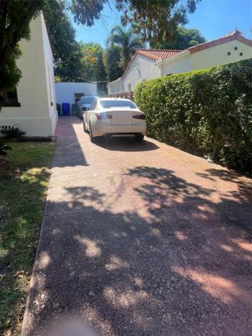 2152 SW 10th Street Miami FL 33135