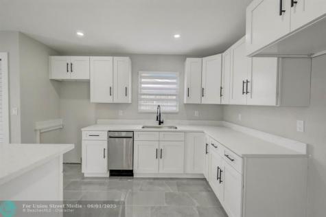 520 SW 13th Place Deerfield Beach FL 33441