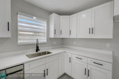 520 SW 13th Place Deerfield Beach FL 33441