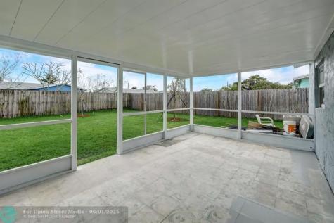 520 SW 13th Place Deerfield Beach FL 33441