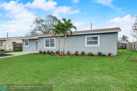 520 SW 13th Place Deerfield Beach FL 33441