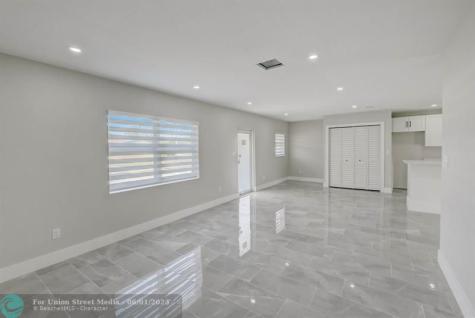 520 SW 13th Place Deerfield Beach FL 33441