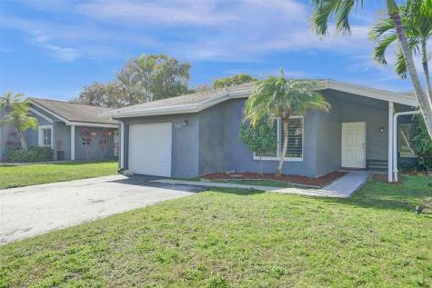 967 NW 89th Avenue Plantation FL 33324