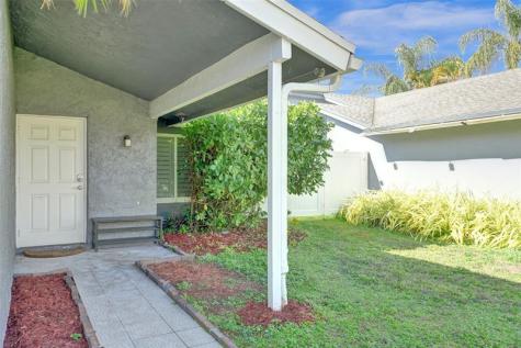 967 NW 89th Avenue Plantation FL 33324