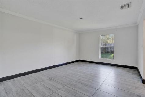 967 NW 89th Avenue Plantation FL 33324
