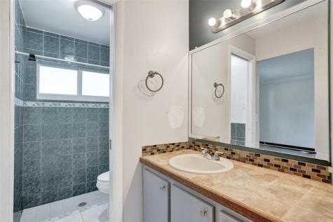 967 NW 89th Avenue Plantation FL 33324